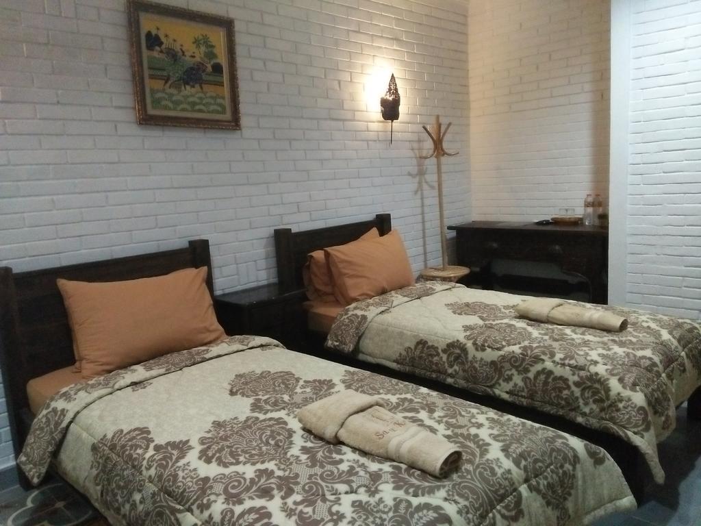 Satu Kayen Guest House Слеман Экстерьер фото
