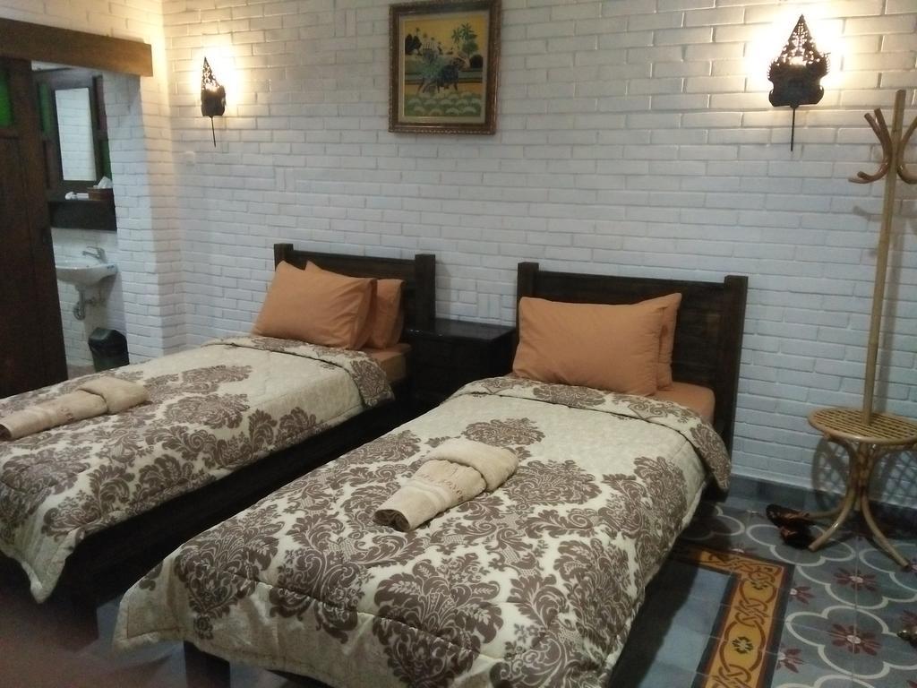 Satu Kayen Guest House Слеман Экстерьер фото