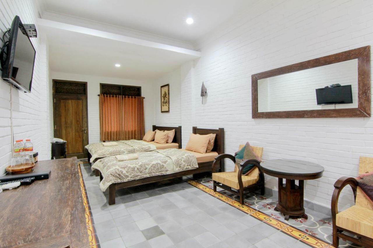 Satu Kayen Guest House Слеман Экстерьер фото