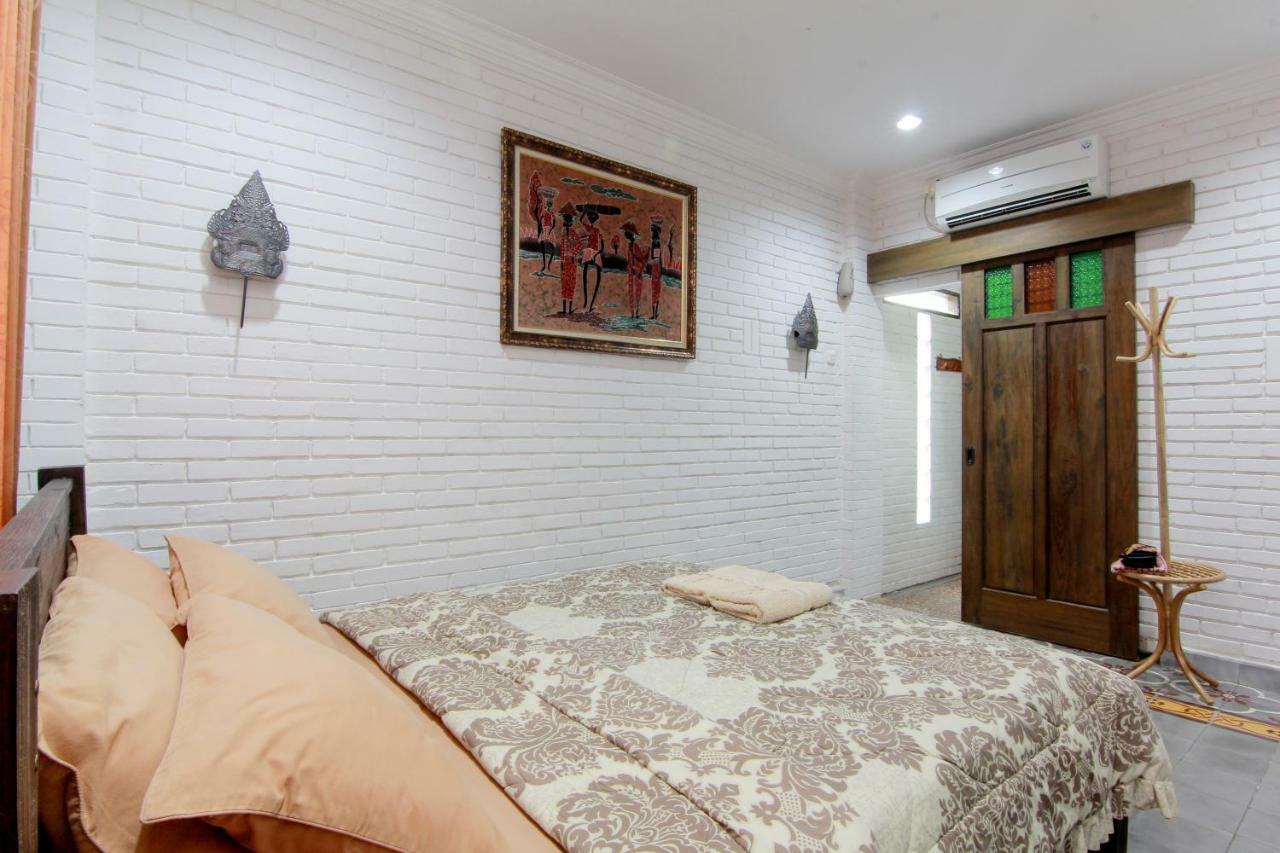 Satu Kayen Guest House Слеман Экстерьер фото