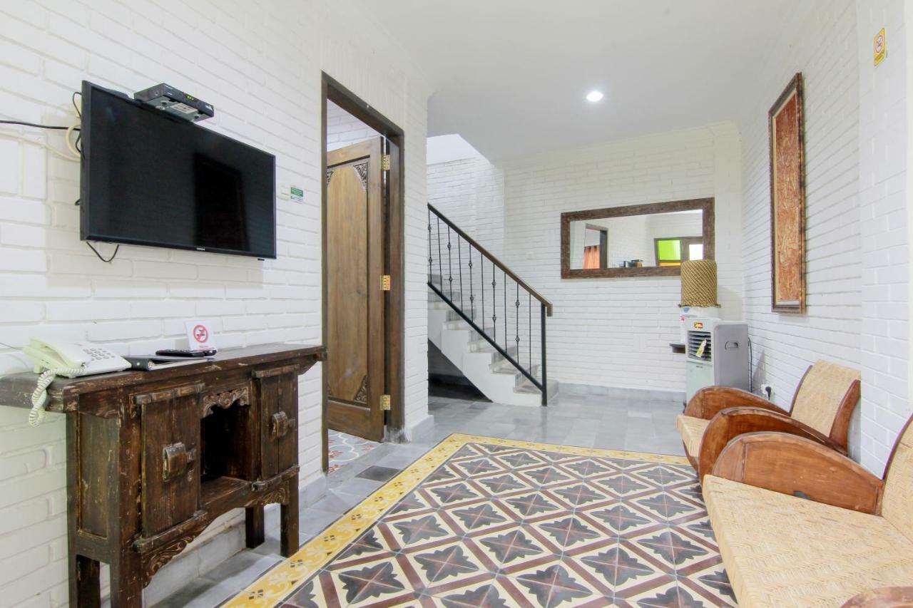 Satu Kayen Guest House Слеман Экстерьер фото