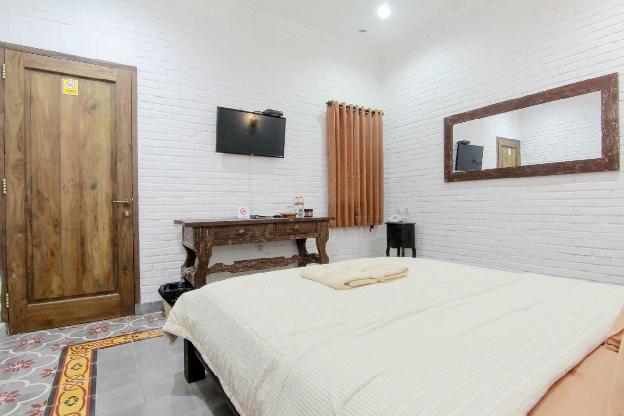 Satu Kayen Guest House Слеман Экстерьер фото