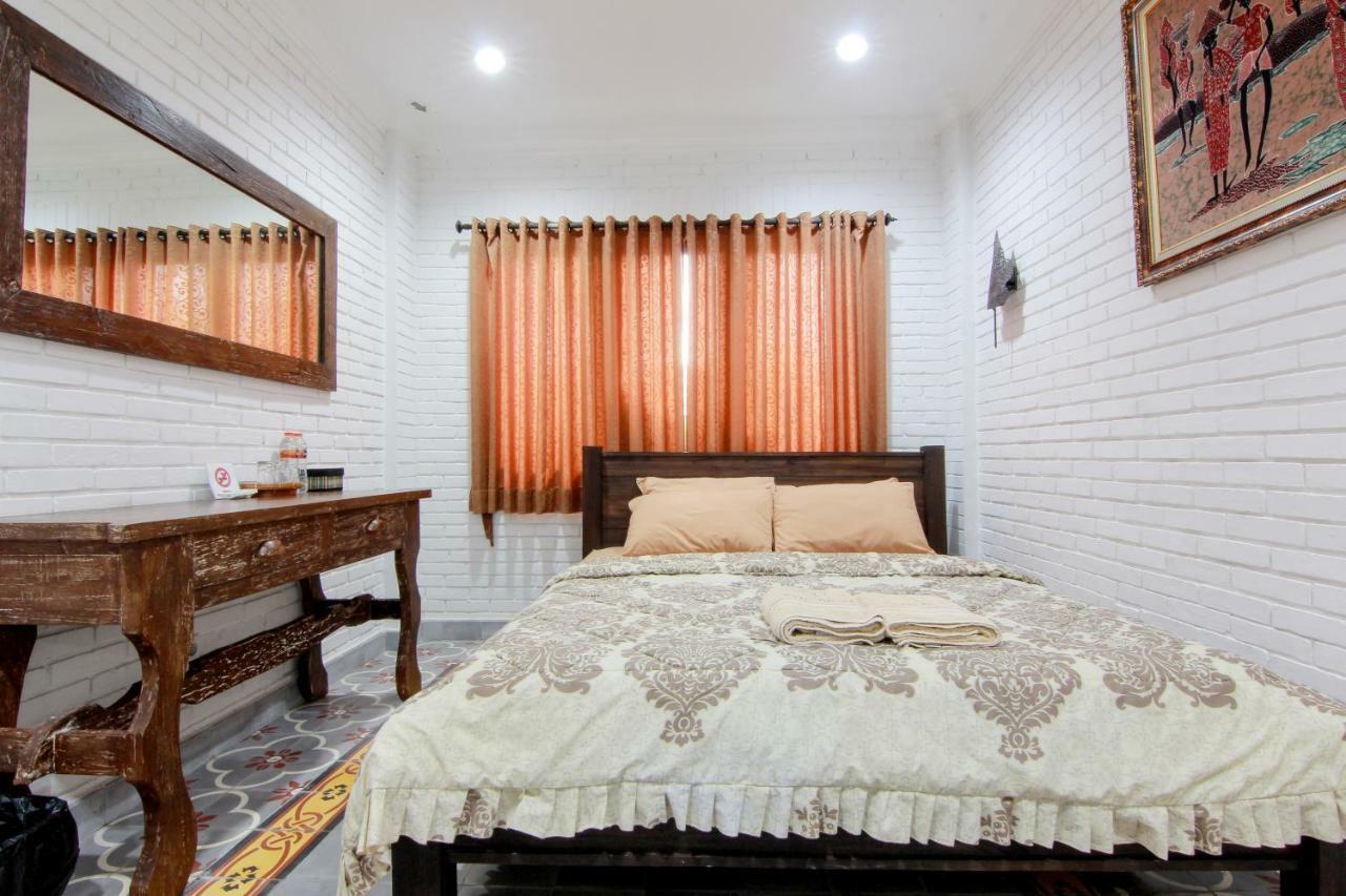 Satu Kayen Guest House Слеман Экстерьер фото