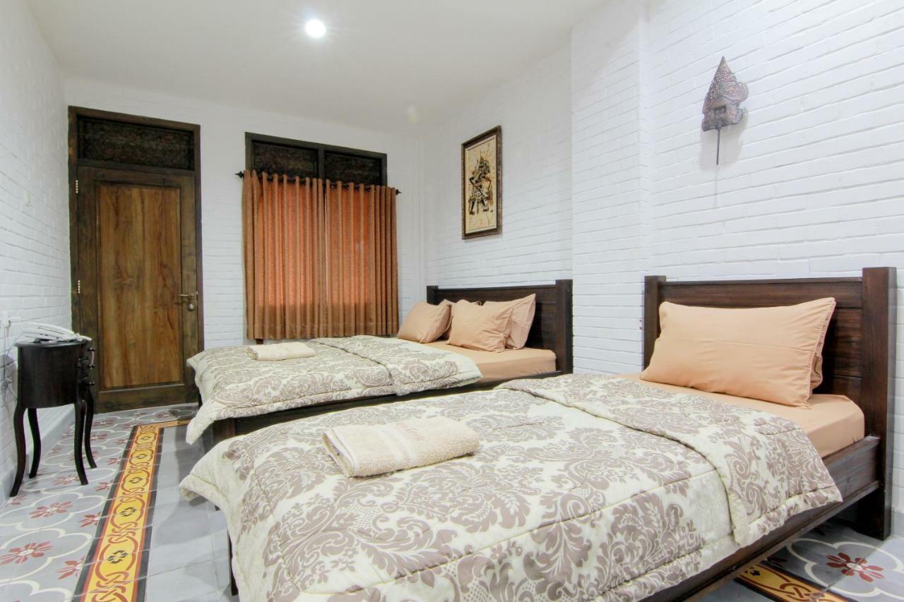 Satu Kayen Guest House Слеман Экстерьер фото