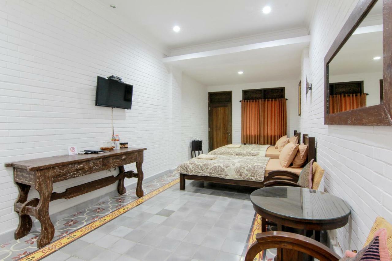 Satu Kayen Guest House Слеман Экстерьер фото
