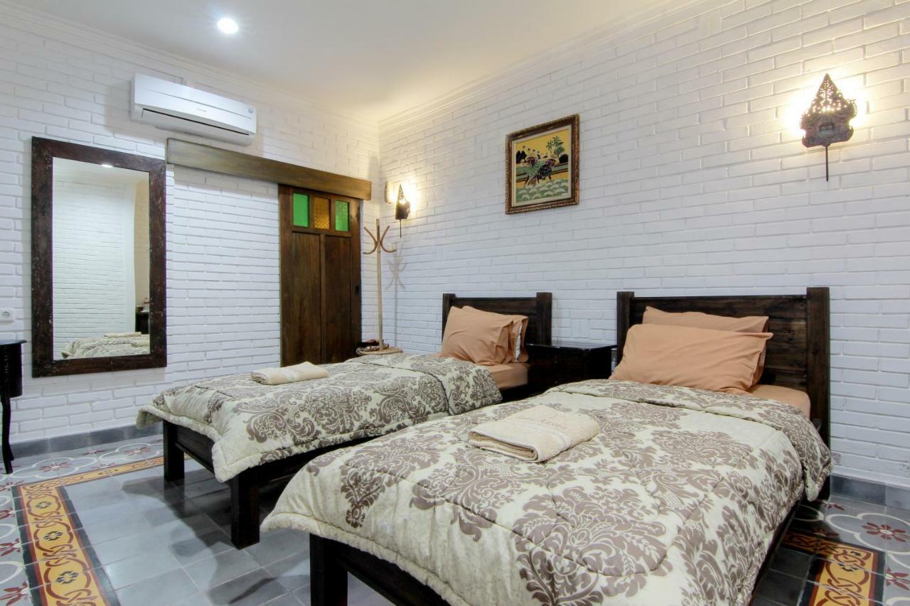 Satu Kayen Guest House Слеман Экстерьер фото